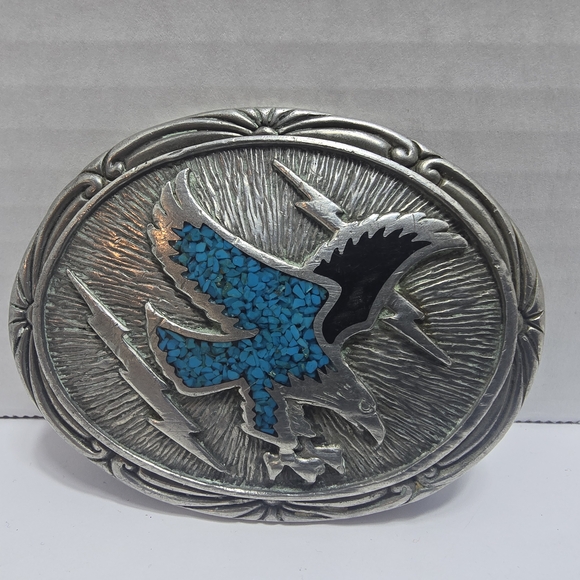 vintage silver belt buckle featuring an eagle with a crushed turquoise inlay - Picture 2 of 7